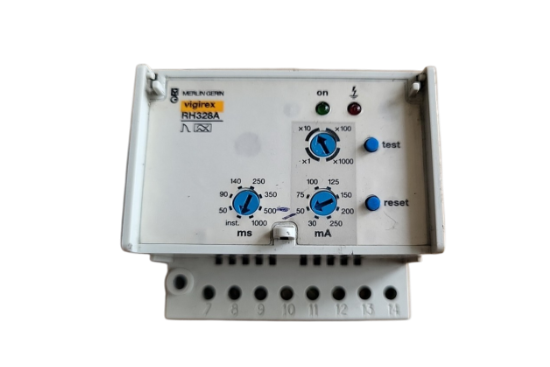 Schneider Electric|RH328A